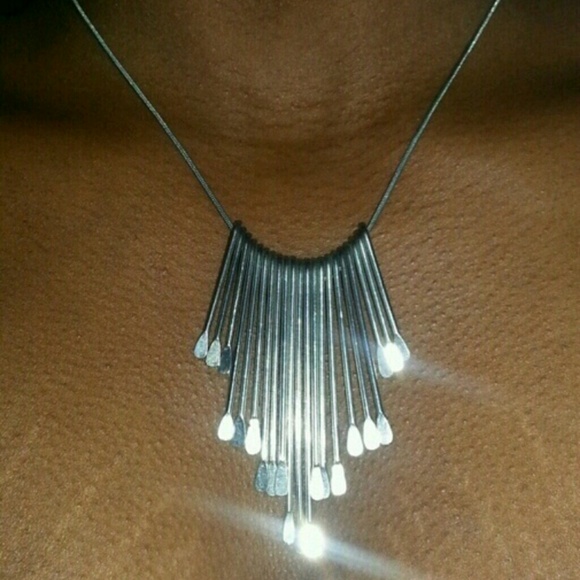 H&M  Necklace - Picture 2 of 2
