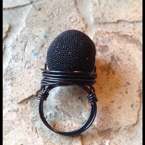 Black wire wrapped ring - Picture 1 of 1