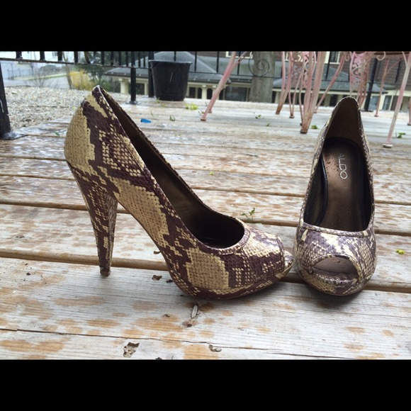 Python-like high heeled shoes - Picture 2 of 2