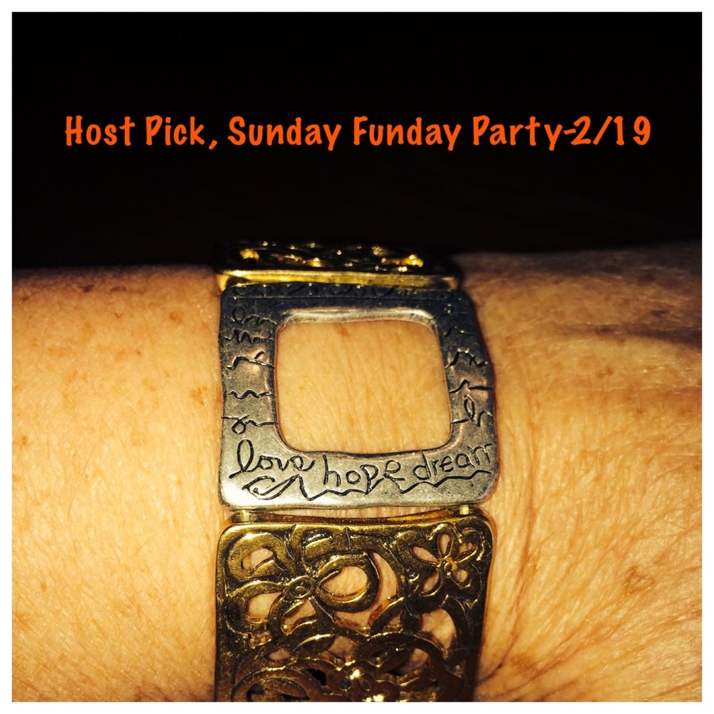 ✨HOST PICK, 2/19✨Chico's Statement Bracelet💐