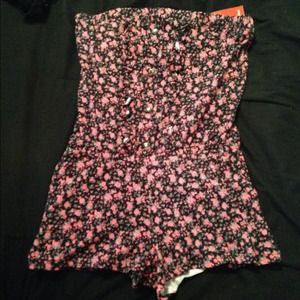 Guess romper. Size small. Never worn