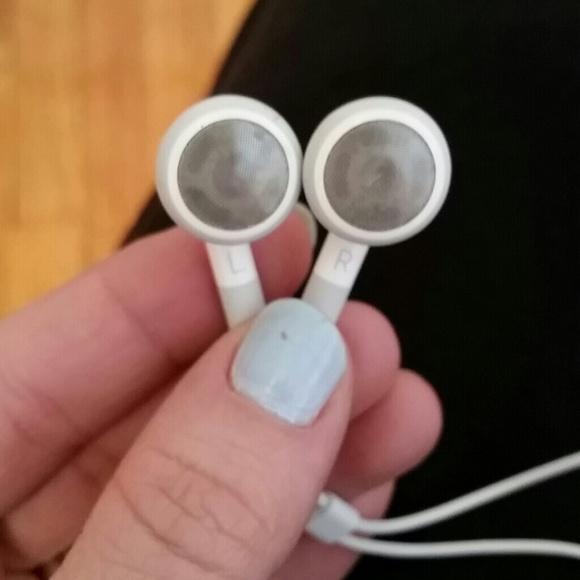 Iphone earbuds (works for android too) - Picture 2 of 2