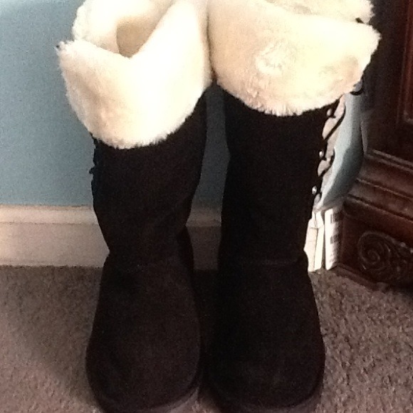 (P R I C E- R E D U C E D)Classic tall UGG boots👢