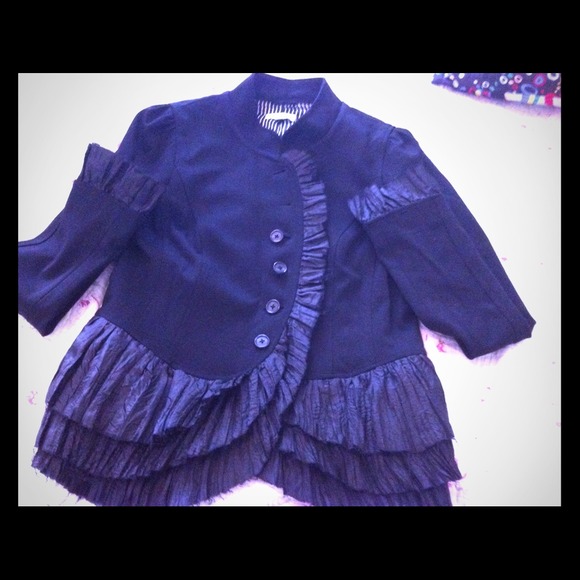 Ruffle jacket suit black