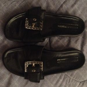 🎉🎉 PRICE REDUCED 🎉🎉 Black sandals