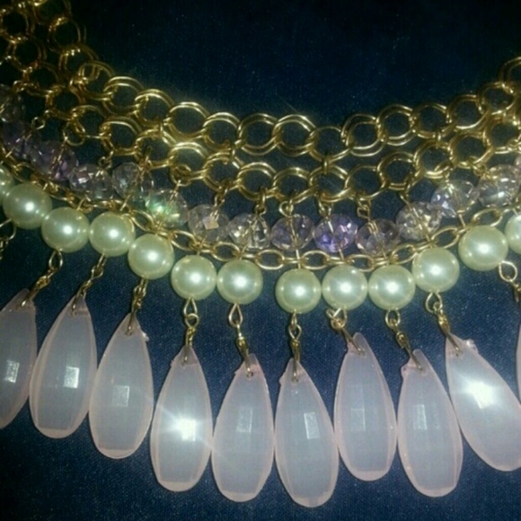 Guess Necklace - Picture 2 of 2