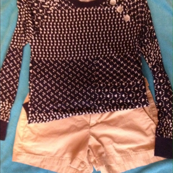 Tan gap shorts