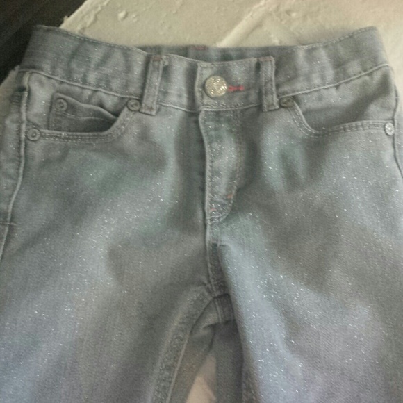 4T Cherokee jeans. Lightvwash with glitter coating