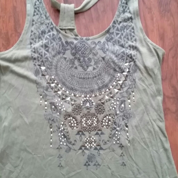 Guess olive green top - Picture 2 of 4