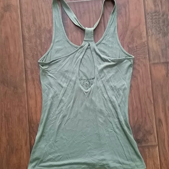 Guess olive green top - Picture 4 of 4