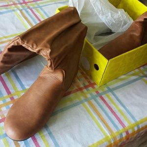 Size 11 cognac boots