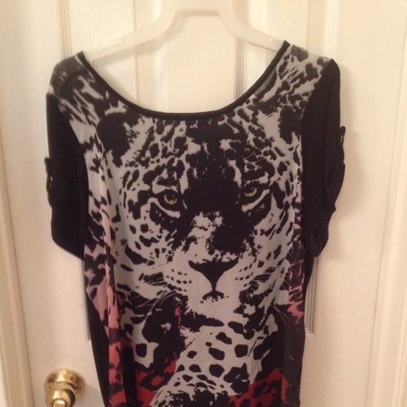 Leopard Top - Picture 2 of 2