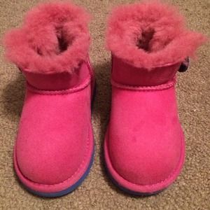 Fuchsia T mini bailey button uggs todder 7