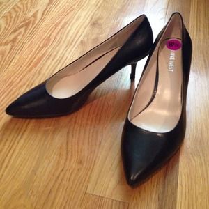 Nine West black kitten heel pumps