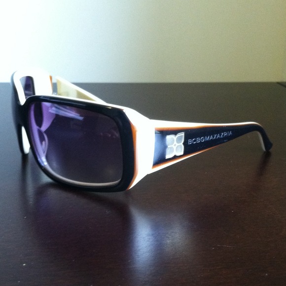 BCBG MAXAZRIA SUNGLASSES - Picture 2 of 2