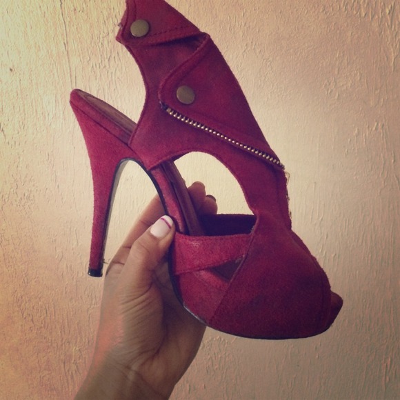 Just fabulous heels pump
