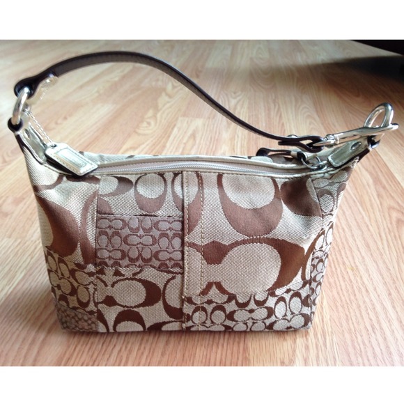 REDUCED❗️Authentic Signature Baguette Coach