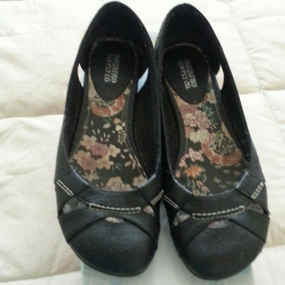 Black flats