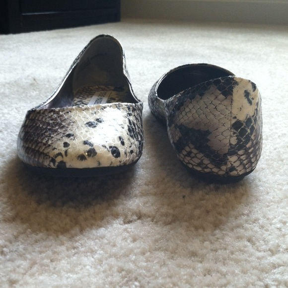 Steve Madden flats - Picture 3 of 4
