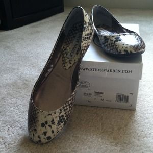 Steve Madden flats