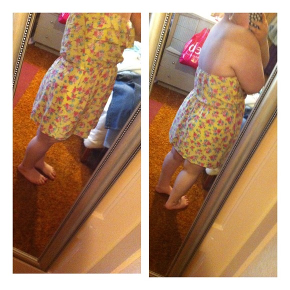 ✨SOLD Strapless Yellow Floral Dress - Picture 2 of 3