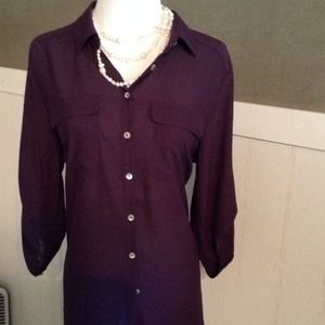 New with tags! Purple sheer top. Lightweight!