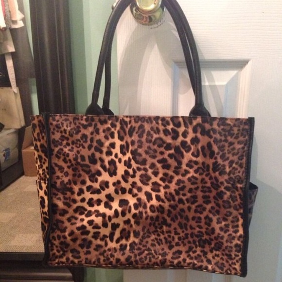 ❤️sold❤️Neiman Marcus Leopard-print Tote