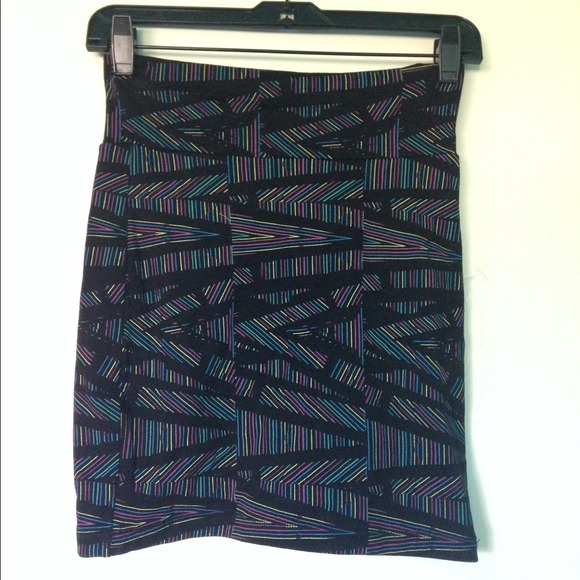 F21 Geometric Skirt