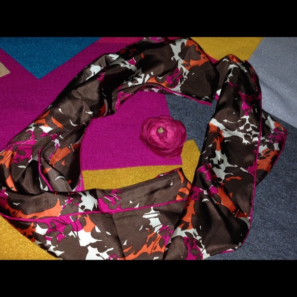 Talbots scarf - Picture 3 of 3
