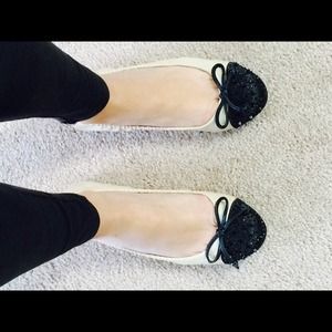 Simply Vera Wang ballet flats