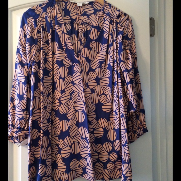 DVF silk blouse like new