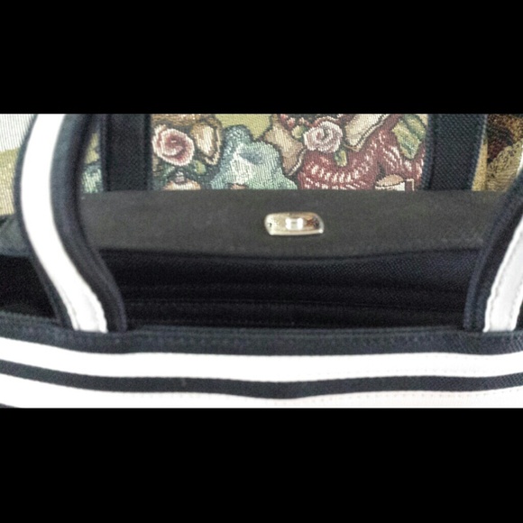 City DKNY striped handbag - Picture 4 of 4