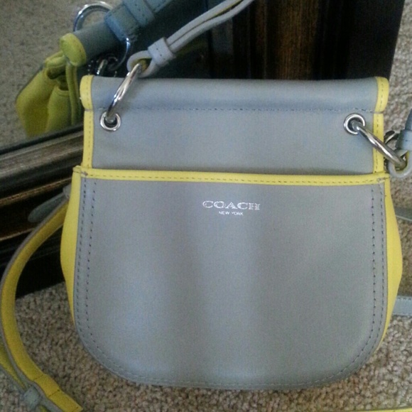 Coach handbag/crossbody - Picture 2 of 3