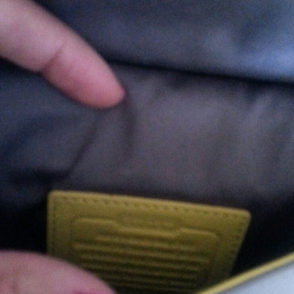 Coach handbag/crossbody - Picture 3 of 3