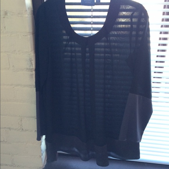 Long Colorblocked Blouse - Picture 3 of 3