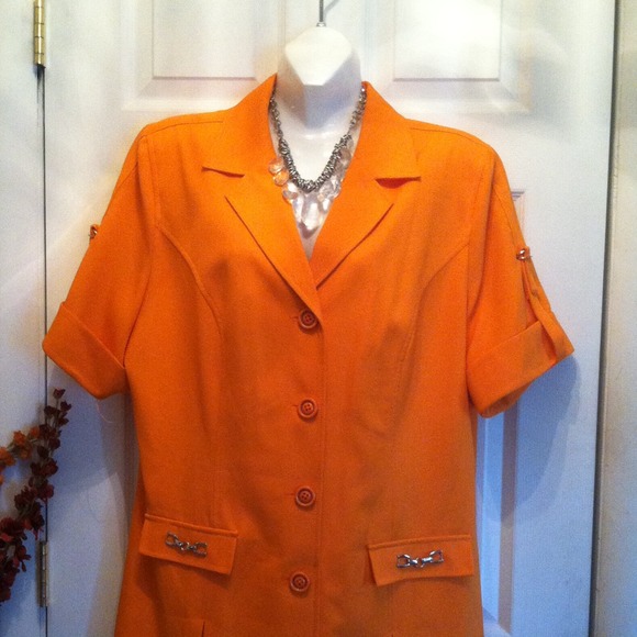 🔴REDUCED🔴orange button up front pleat coat dress - Picture 2 of 4