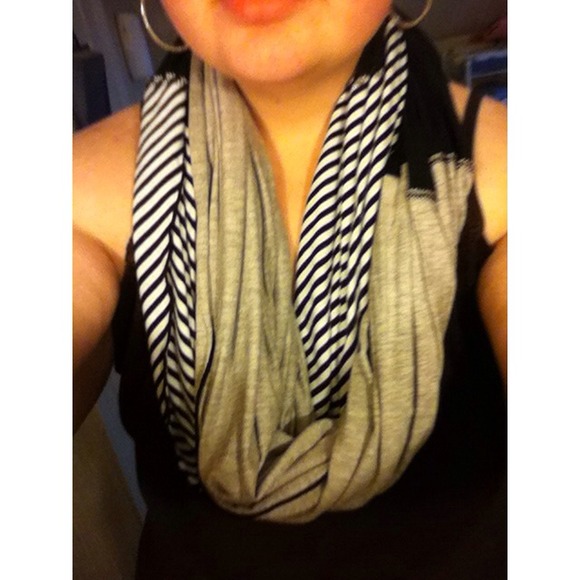 SOLD - ✨SALE✨Color Block Scarf