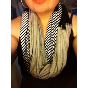 SOLD - ✨SALE✨Color Block Scarf