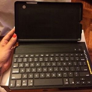 Zagg keys mini iPad keyboard case