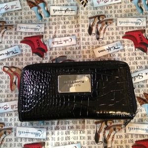 Black wallet