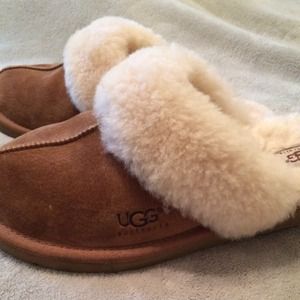 UGG slippers. Size 9
