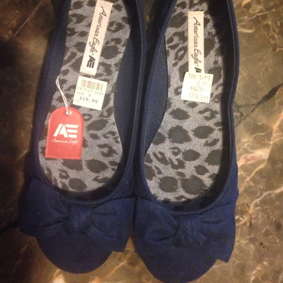 New women's American Eagle Bow Ballet