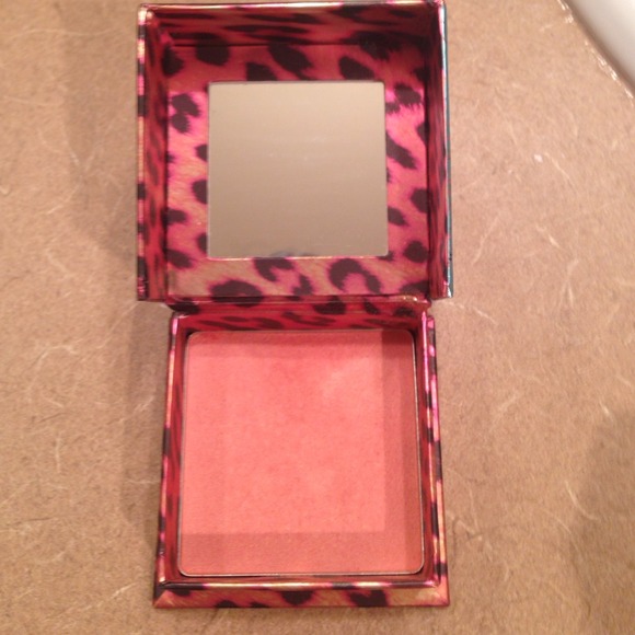 Benefit Coralista, Bella Bamba, Hervana blushes - Picture 2 of 4