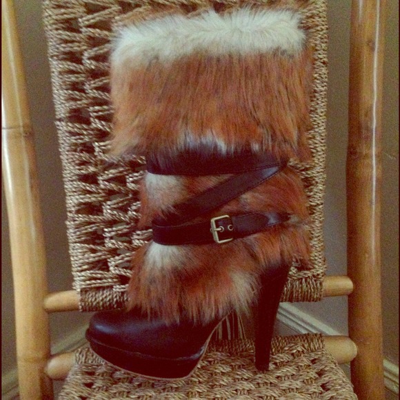 UGG Boots - Nice leather and fox ugg foxley boots
