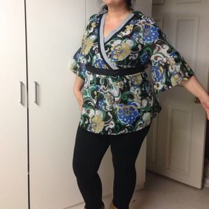 GIFTED Floral light top