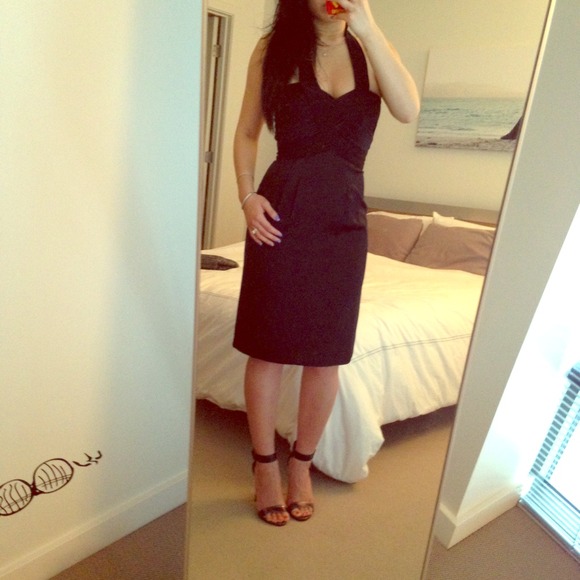 BCBG Black Classy Cocktail Dress Halter LBD 💃