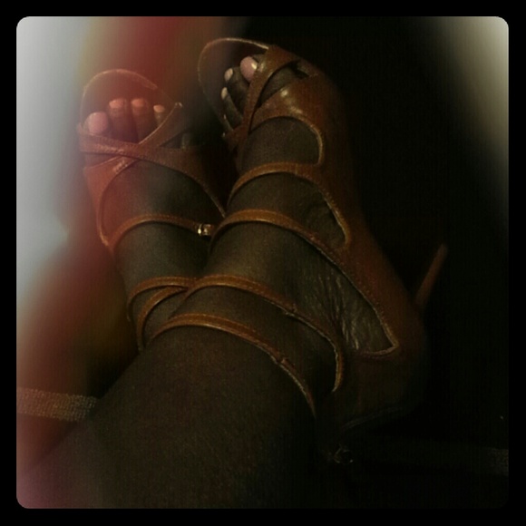 Buckled high heel