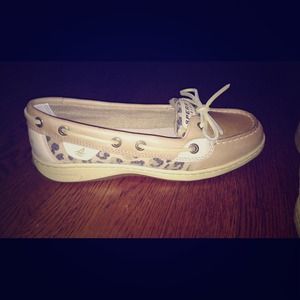 Adorable Authentic Sperry Shoes. Sz-7
