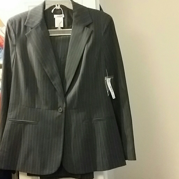 Woman's 2pc pants suit