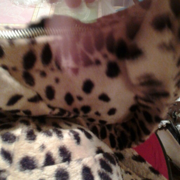 Vintage Leopord Hat with Purse - Picture 2 of 4